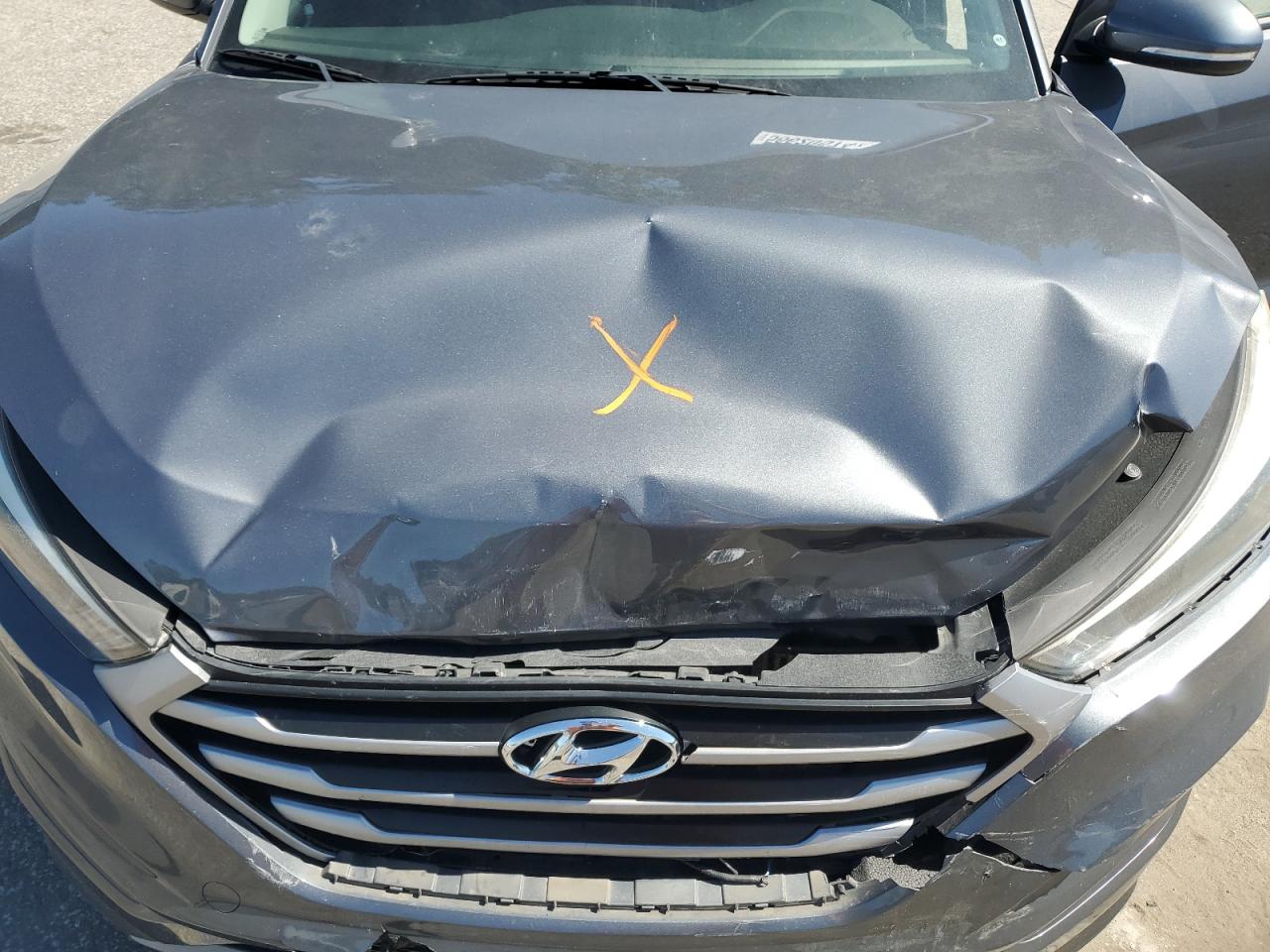 KM8J33A25JU667701 2018 Hyundai Tucson Value