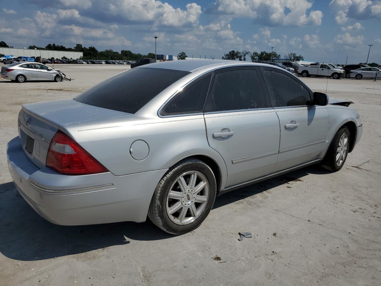 1FAFP28135G112696 2005 Ford Five Hundred Limited