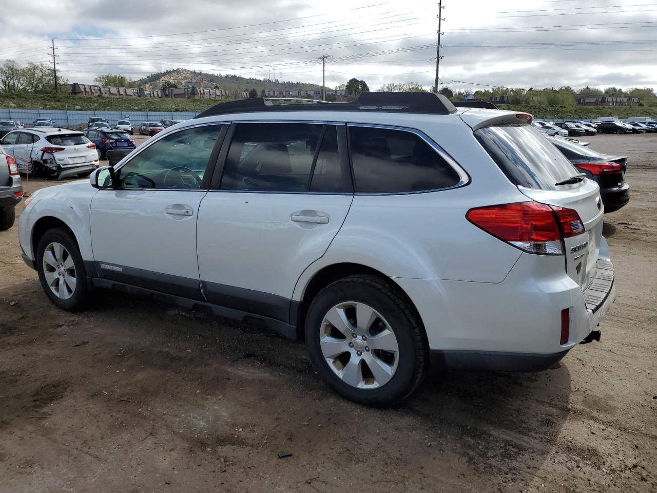 4S4BRBGC4B3334040 2011 Subaru Outback 2.5I Premium