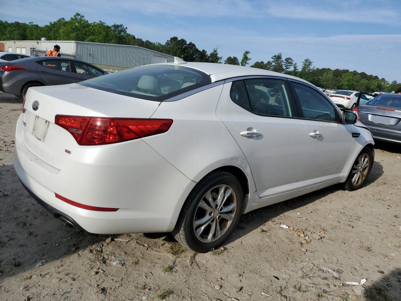 5XXGM4A72DG140173 2013 Kia Optima Lx