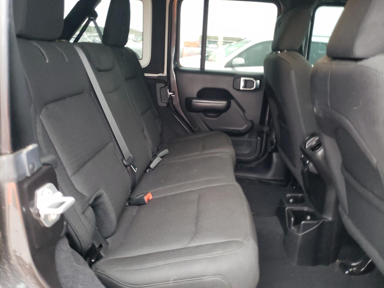 1C4HJXDN2KW685648 2019 Jeep Wrangler Unlimited Sport