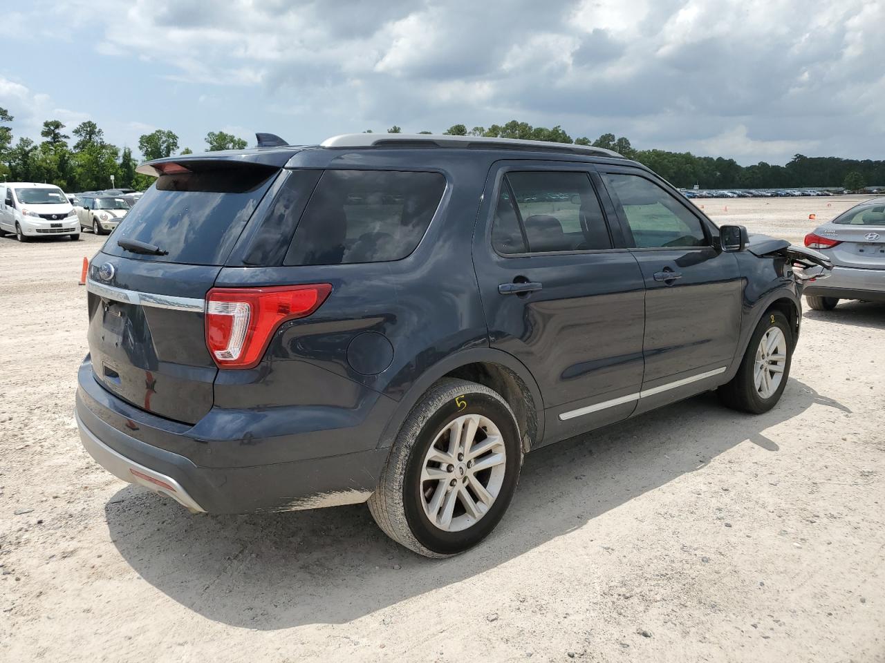 1FM5K7D85HGB20853 2017 Ford Explorer Xlt