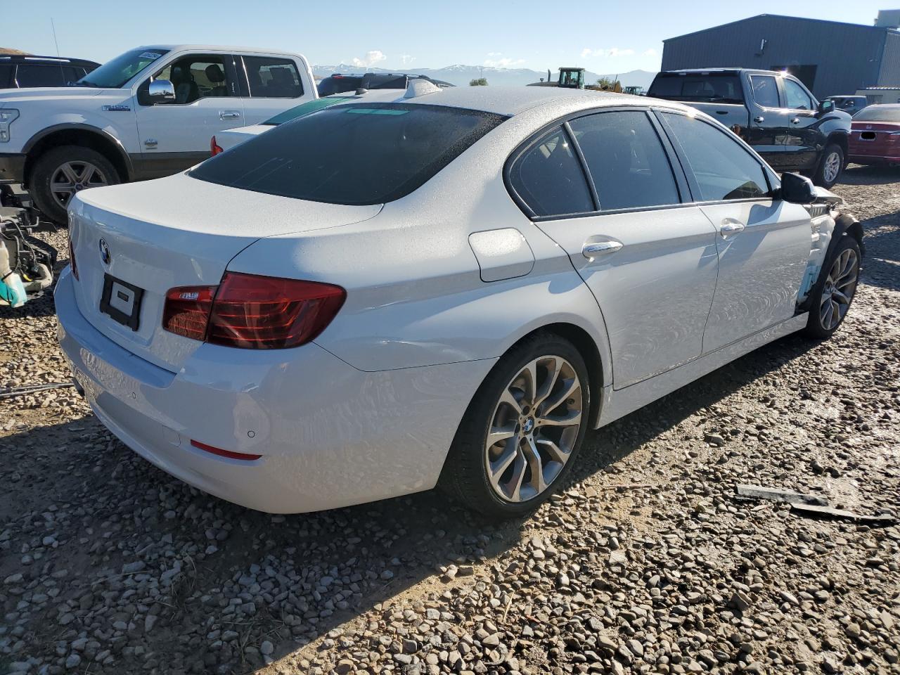 2025 BMW 528 Xi vin: WBA5A7C53GG145597