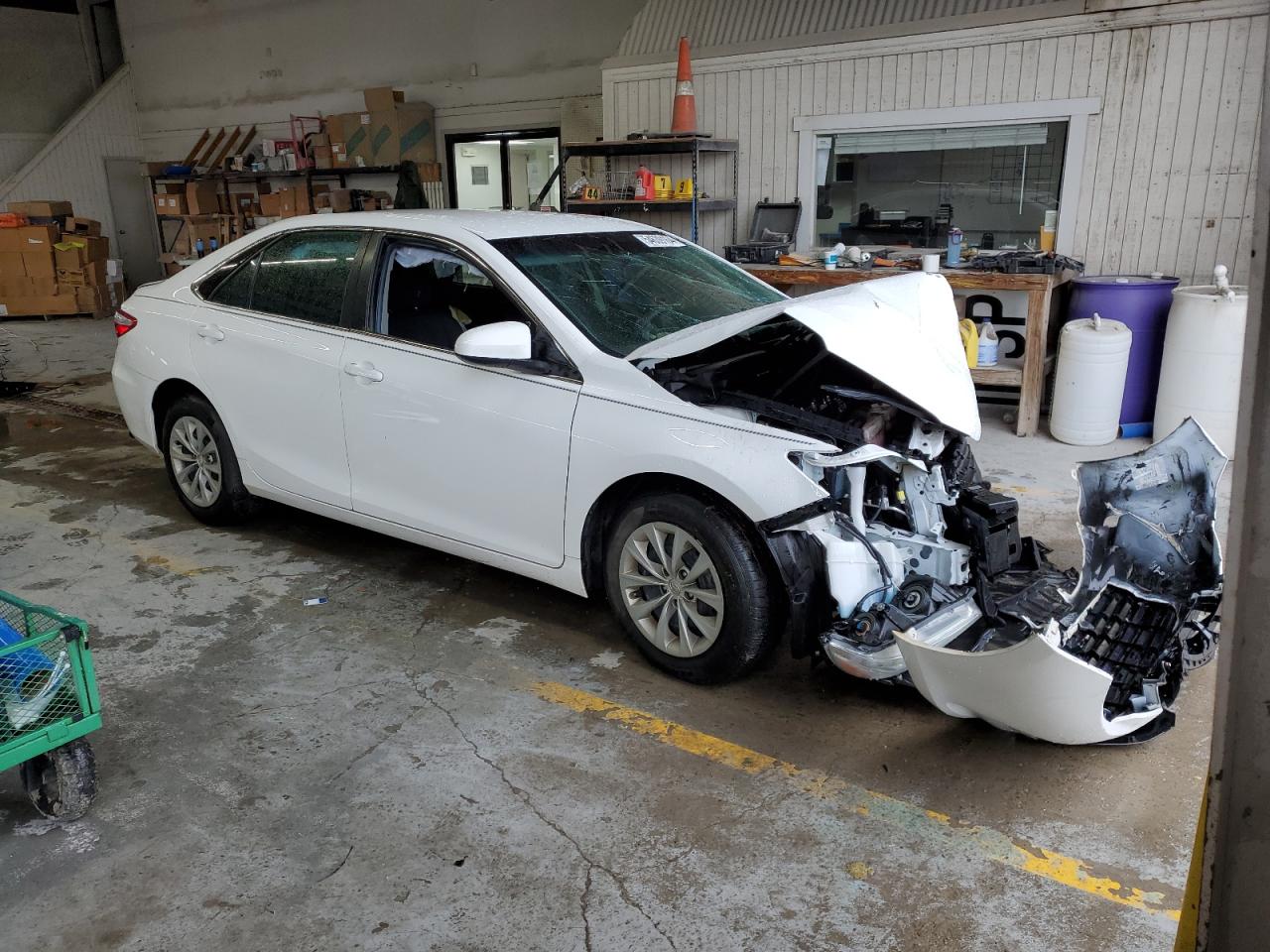 2016 Toyota Camry Le vin: 4T1BF1FK1GU242137