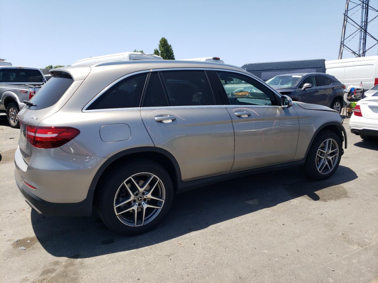 WDC0G4KB7KF594369 2019 Mercedes-Benz Glc 300 4Matic