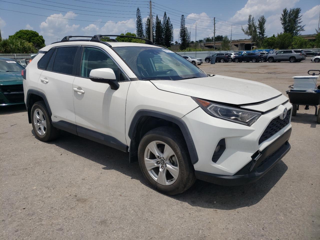 2021 Toyota Rav4 Xle vin: 2T3R6RFV9MW004577