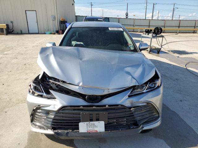 VIN 4T1C11AK9NU688916 2022 Toyota Camry, LE no.5