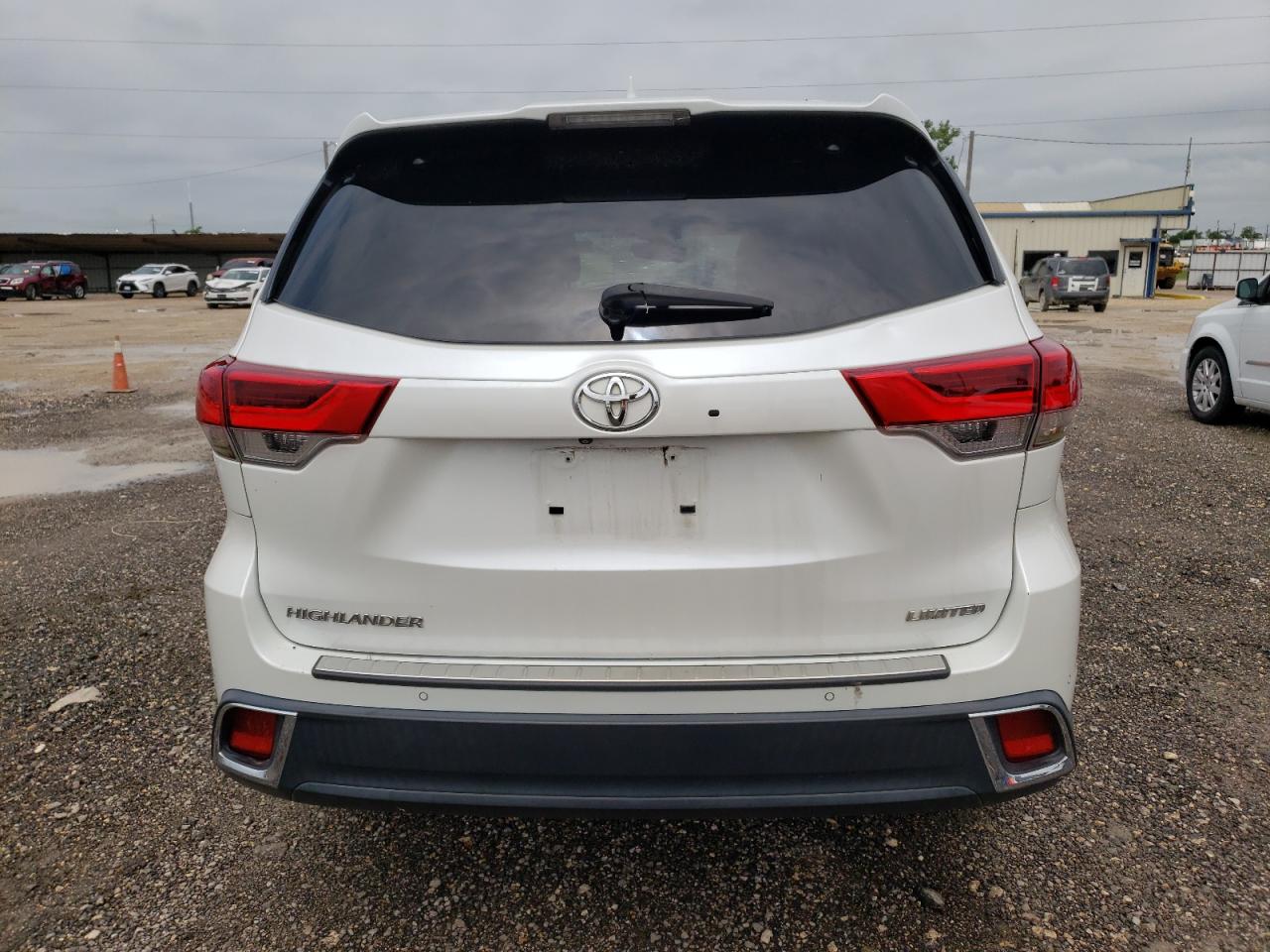 5TDYZRFH4JS286945 2018 Toyota Highlander Limited