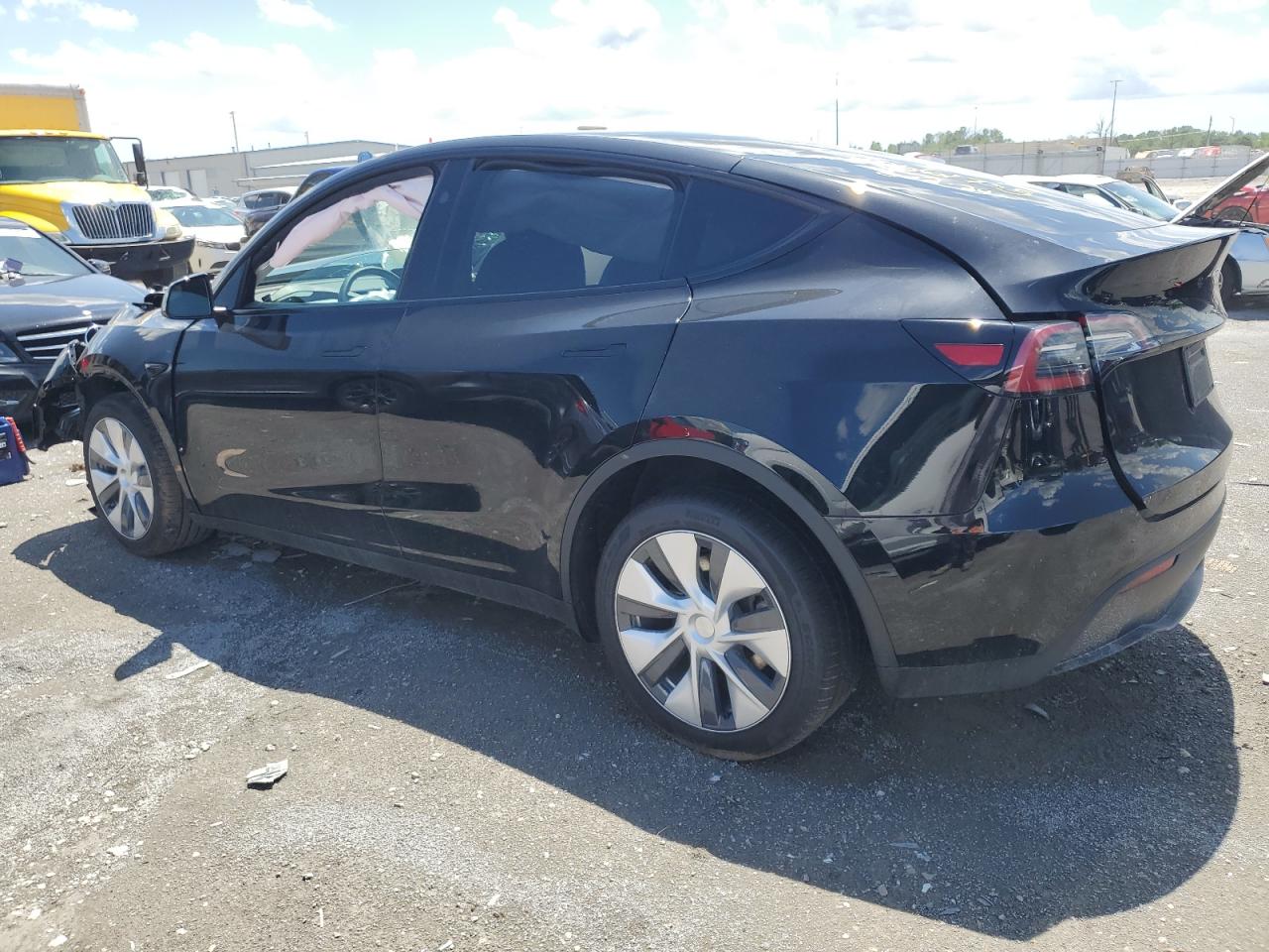 7SAYGDEE8PA159743 2023 Tesla Model Y