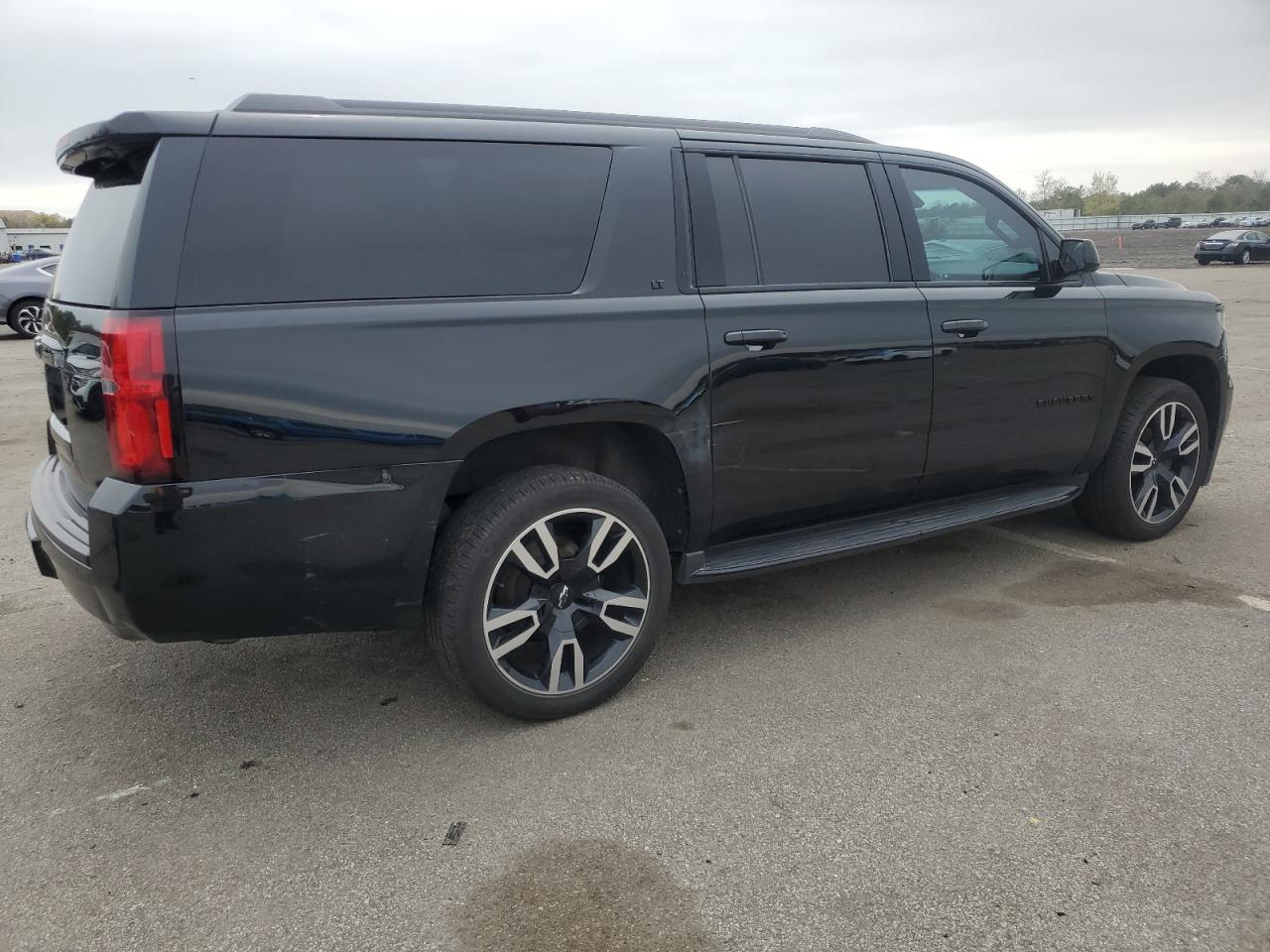 2018 Chevrolet Suburban K1500 Lt vin: 1GNSKHKC9JR315229