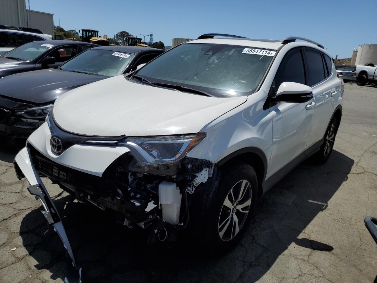 JTMWFREV4HJ143072 2017 Toyota Rav4 Xle