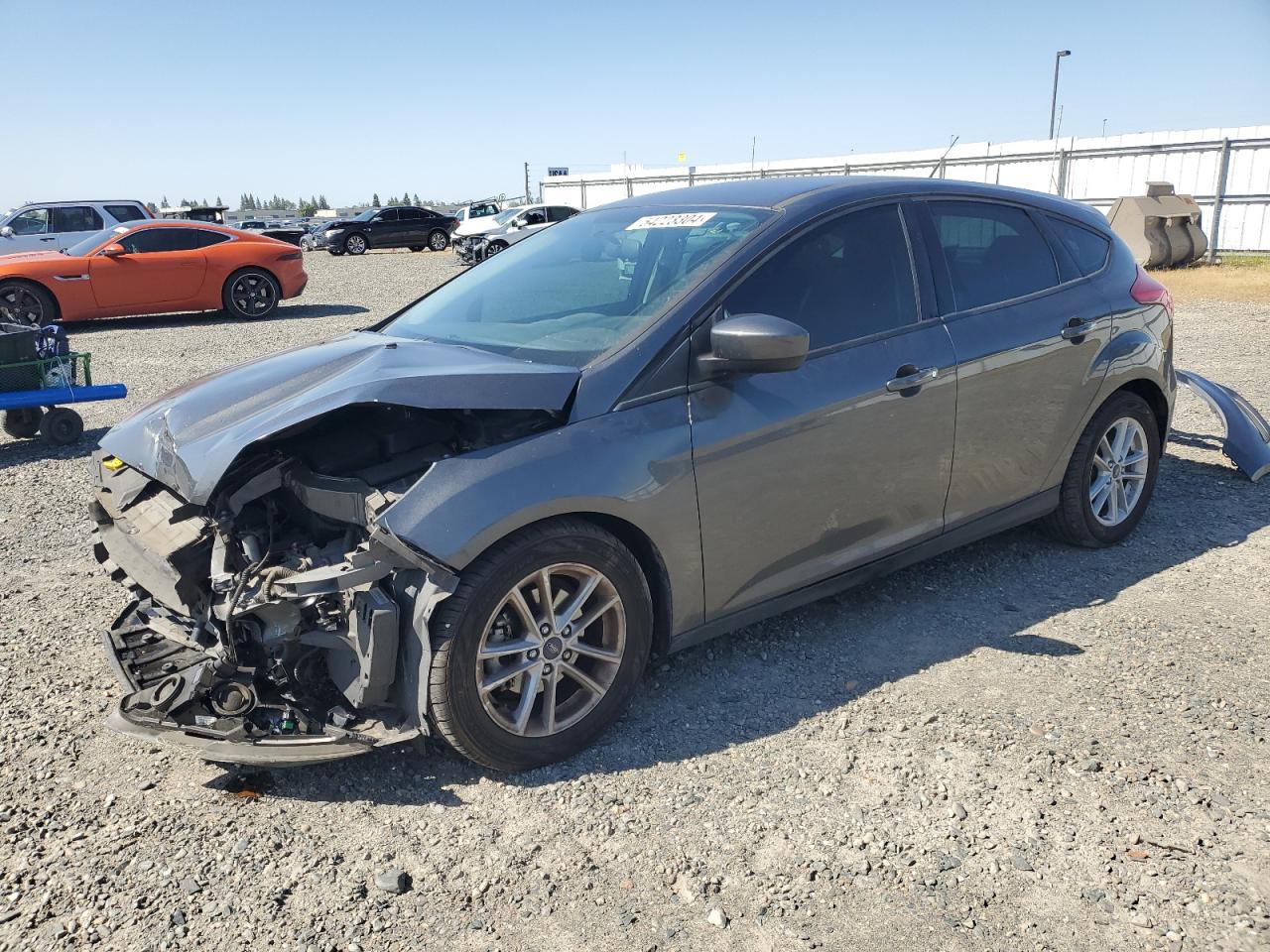 2018 Ford Focus Se vin: 1FADP3K27JL261130