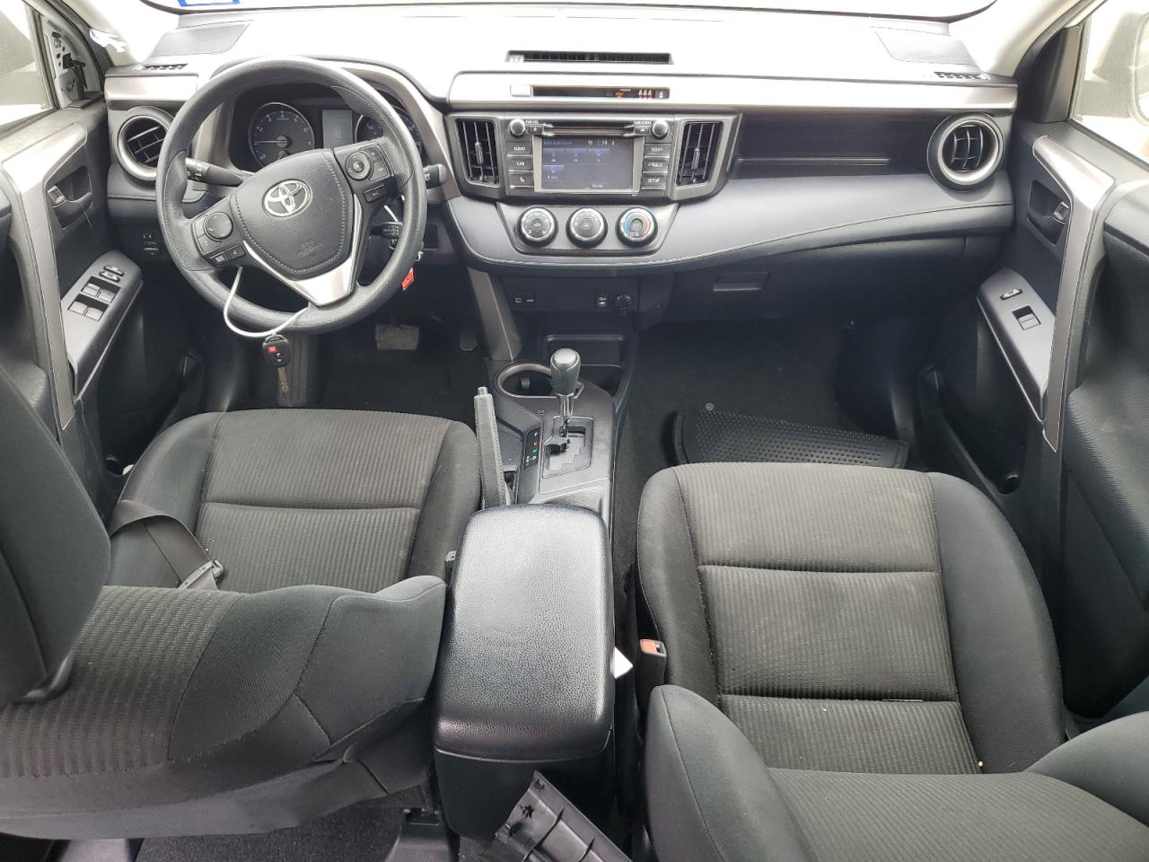 JTMZFREV9HJ146563 2017 Toyota Rav4 Le