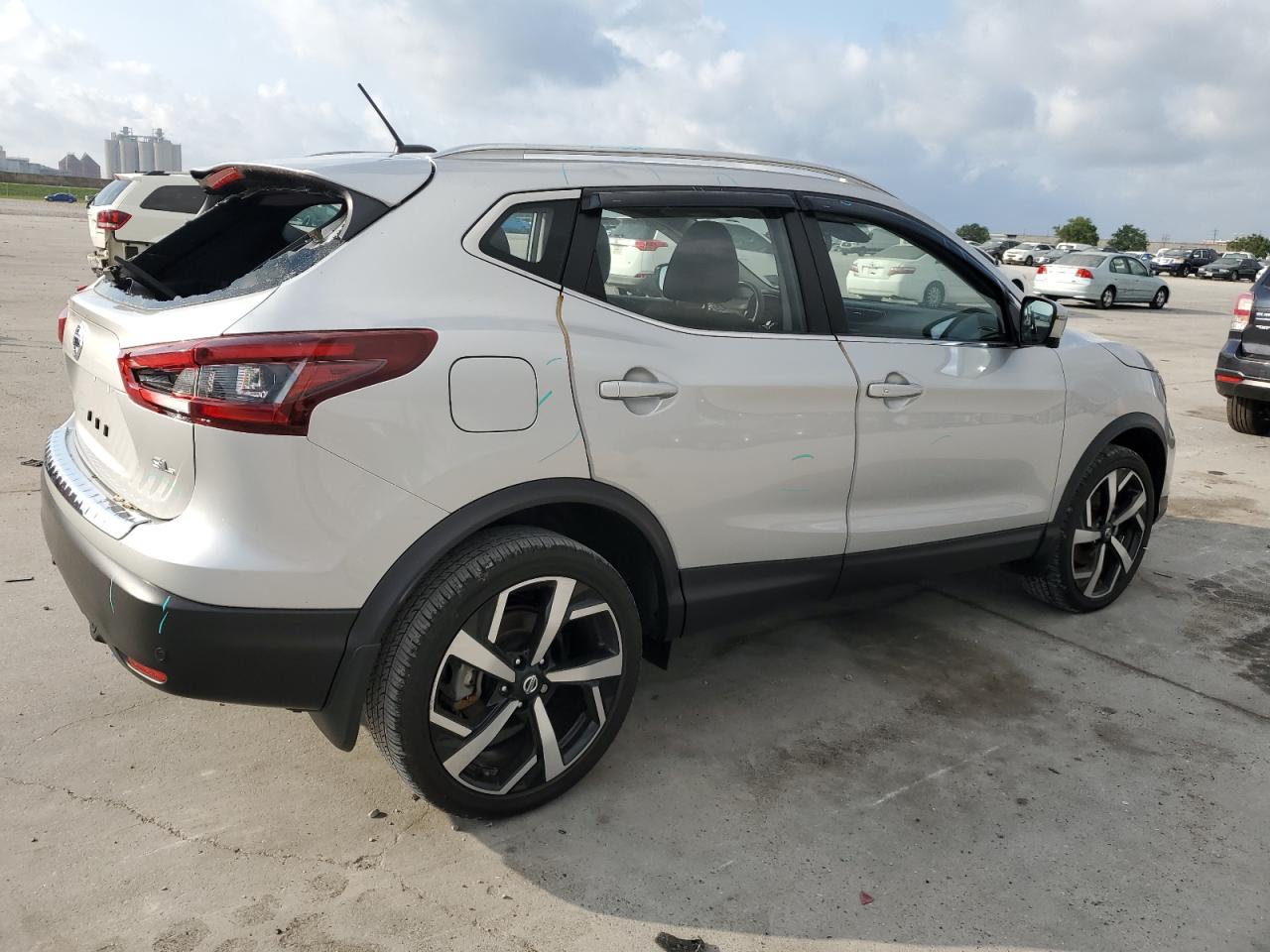 JN1BJ1CV4NW581383 2022 Nissan Rogue Sport Sl