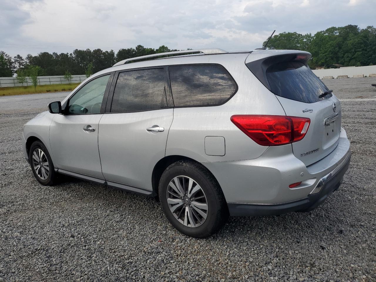 5N1DR2MN8JC602844 2018 Nissan Pathfinder S