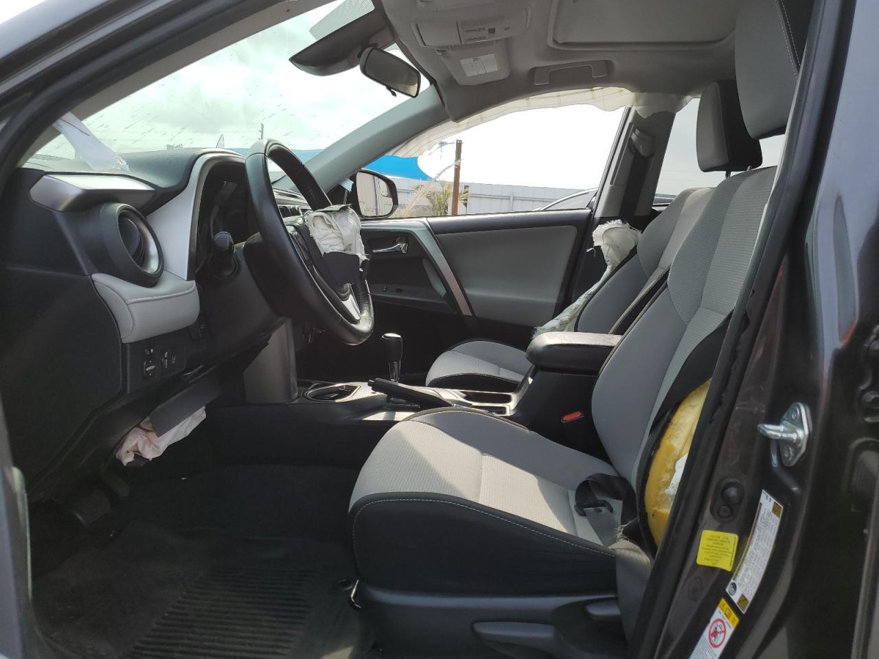 JTMWFREV3HJ705236 2017 Toyota Rav4 Xle