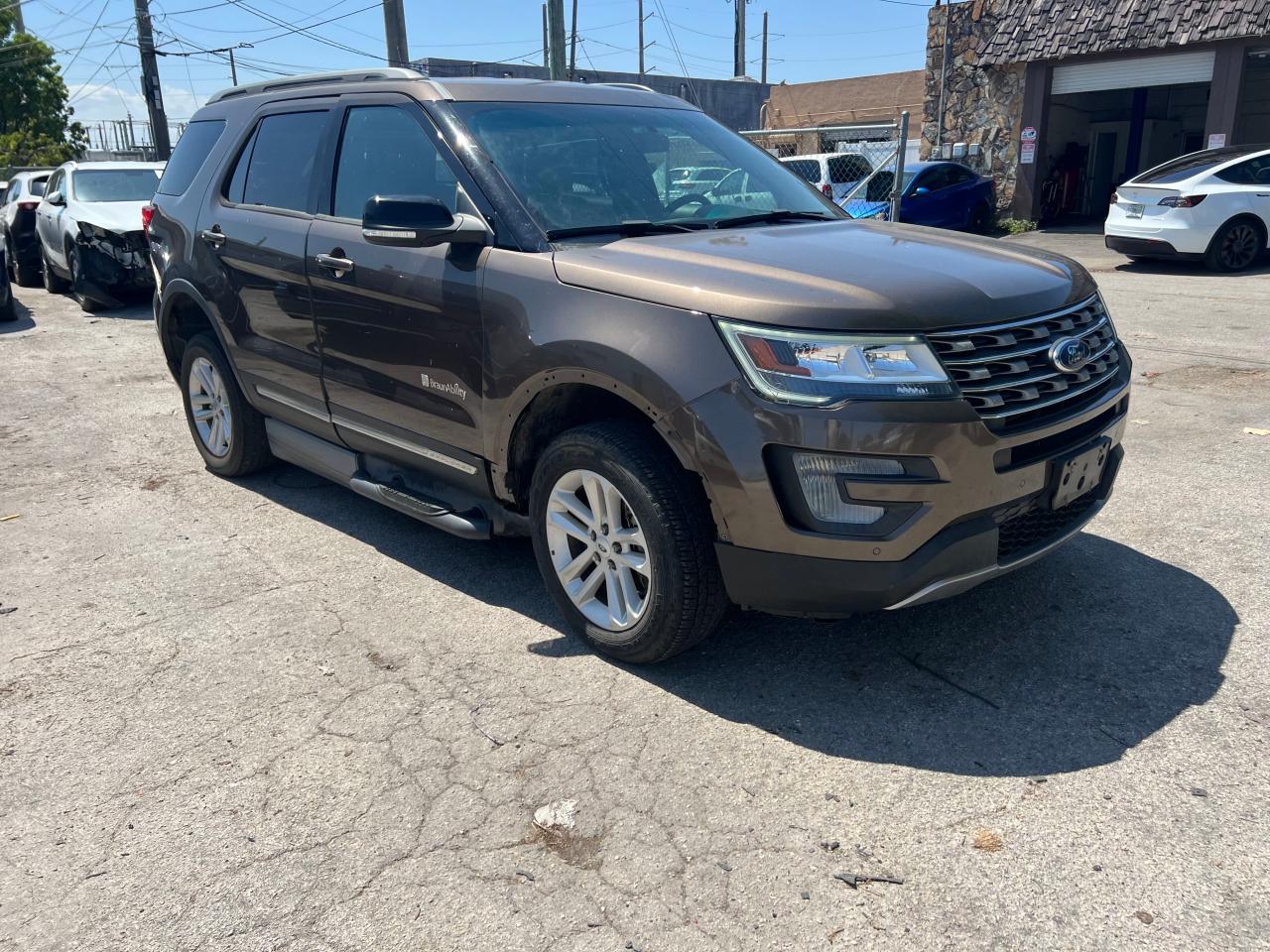 2016 Ford Explorer Xlt vin: 1FM5K7D88GGC62547