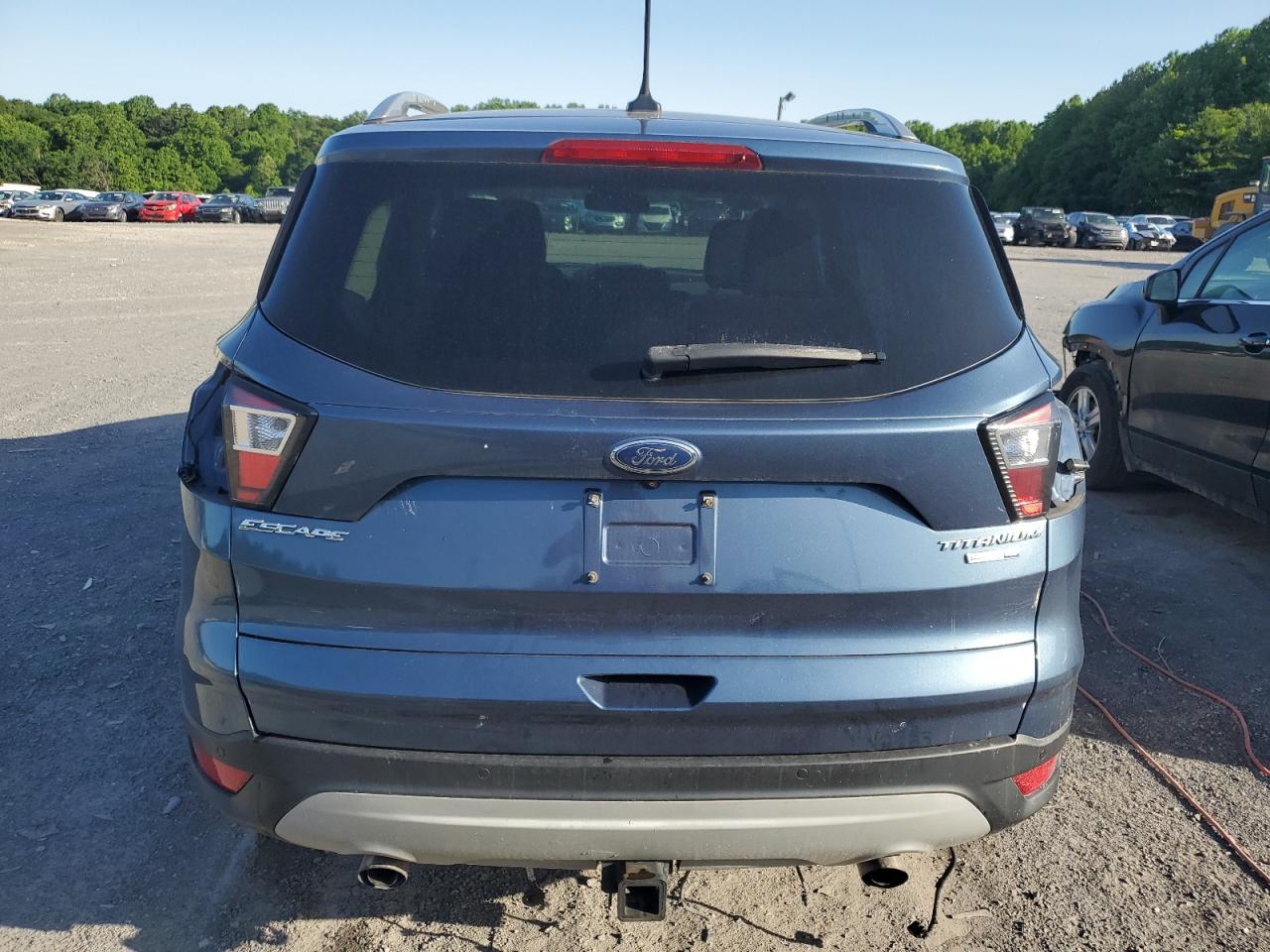 1FMCU9J9XJUA79914 2018 Ford Escape Titanium