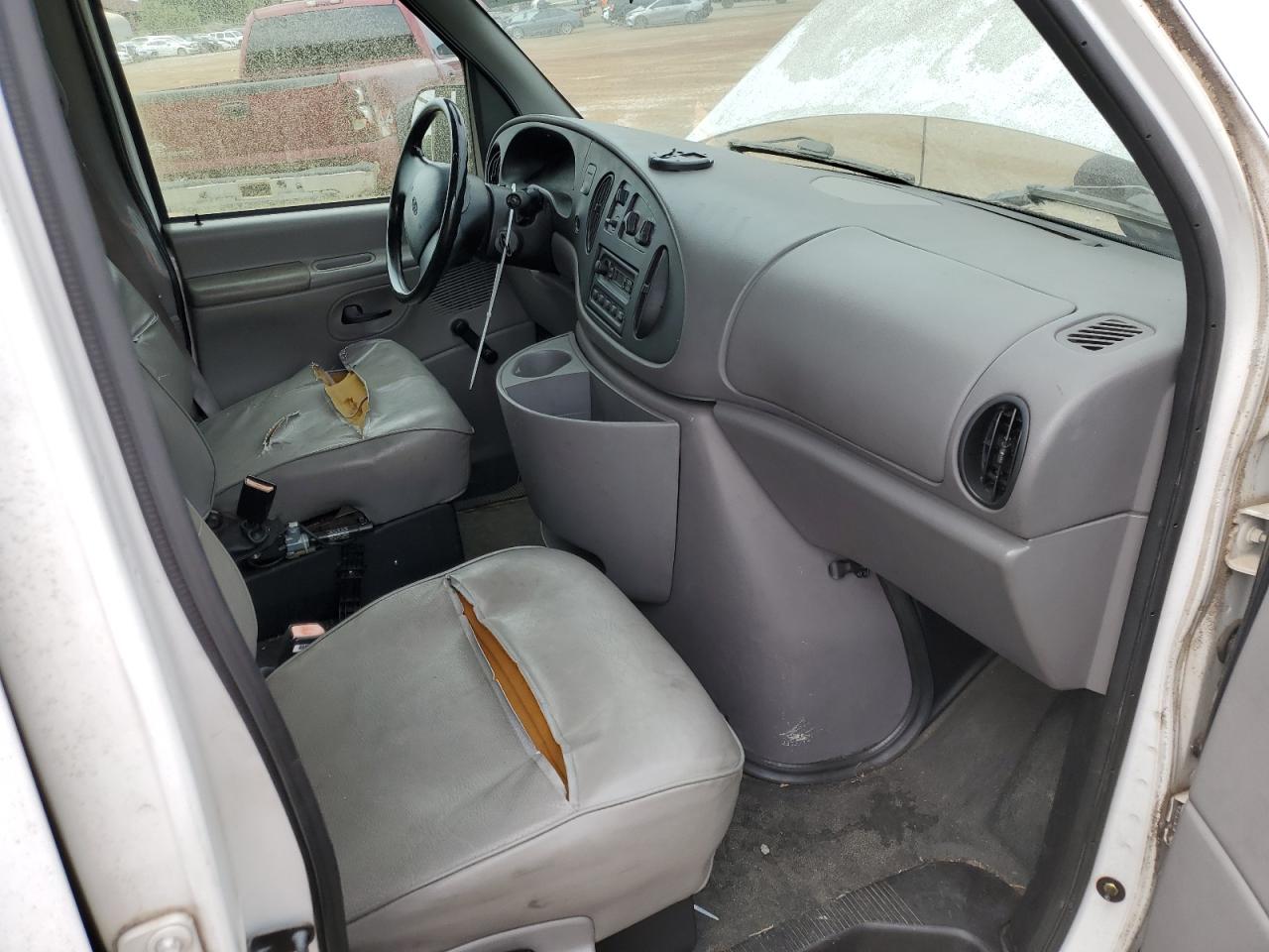 1FTNE2425XHA51598 1999 Ford Econoline E250 Van