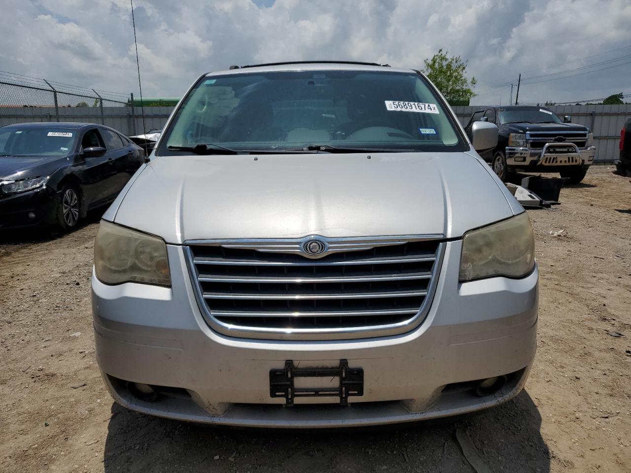 2A4RR8D1XAR428528 2010 Chrysler Town & Country Touring Plus