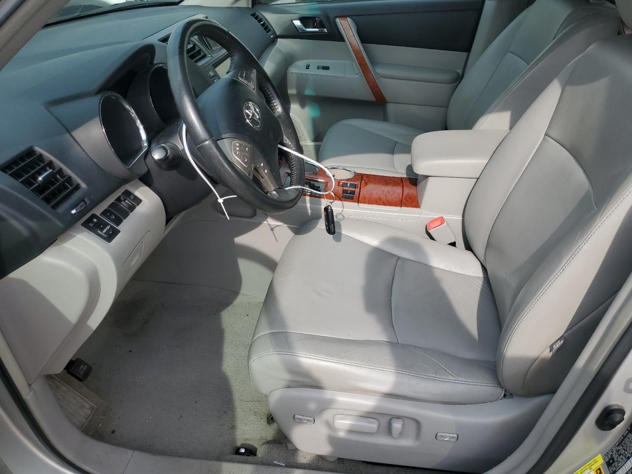 5TDYK3EH0AS002519 2010 Toyota Highlander Limited