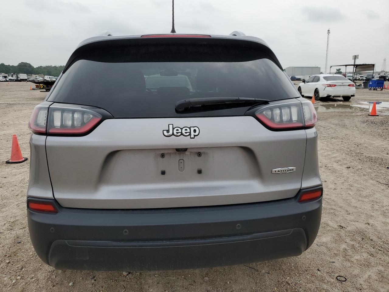 1C4PJLLB0KD395769 2019 Jeep Cherokee Latitude Plus