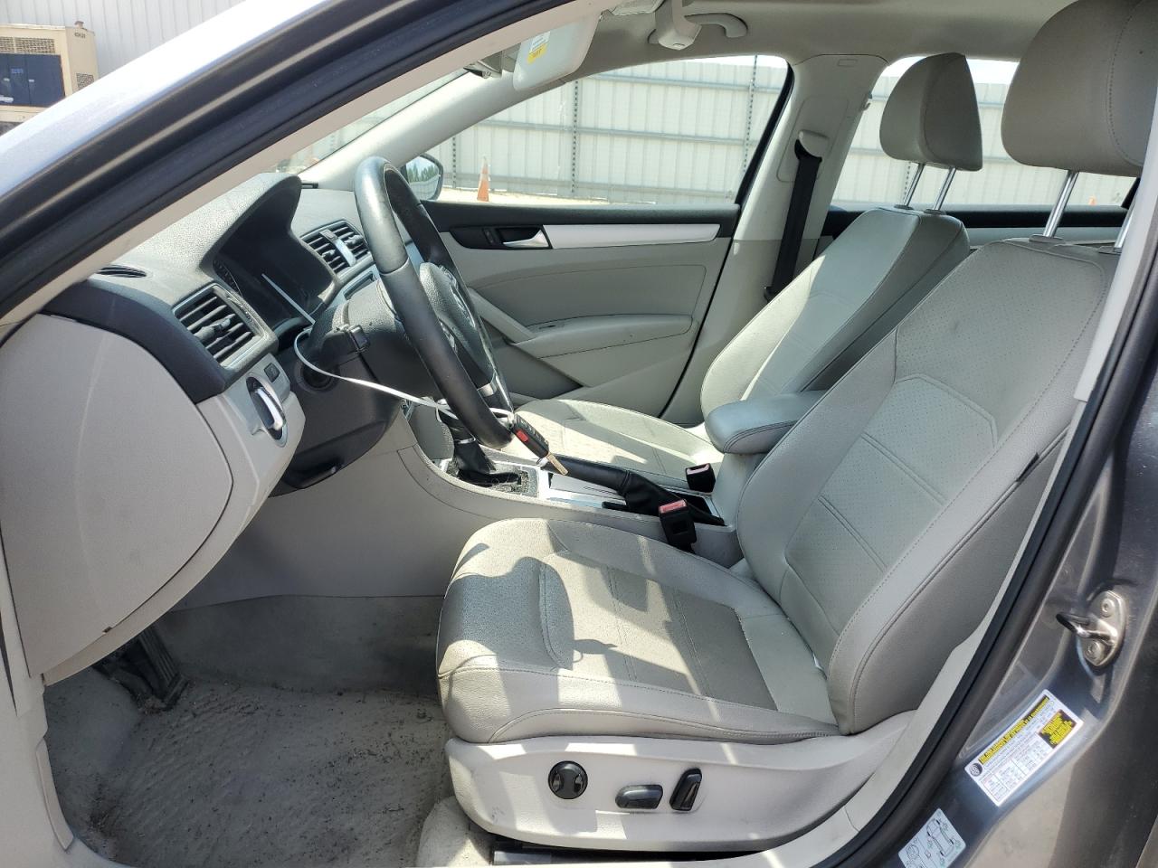 1VWBH7A36CC093013 2012 Volkswagen Passat Se