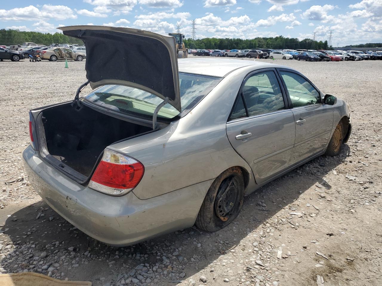 4T1BE32K05U637640 2005 Toyota Camry Le