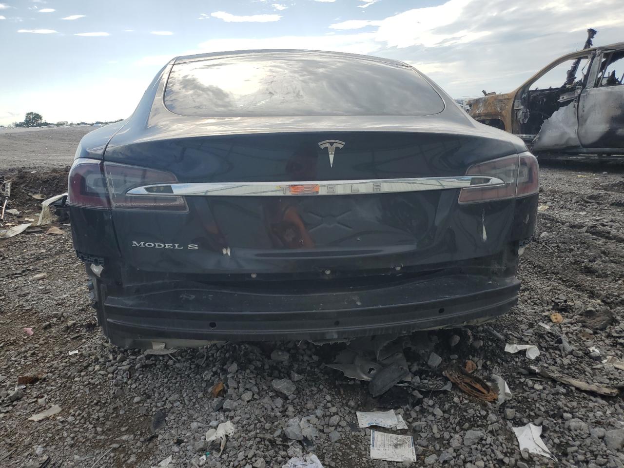 5YJSA1E13FF118132 2015 Tesla Model S