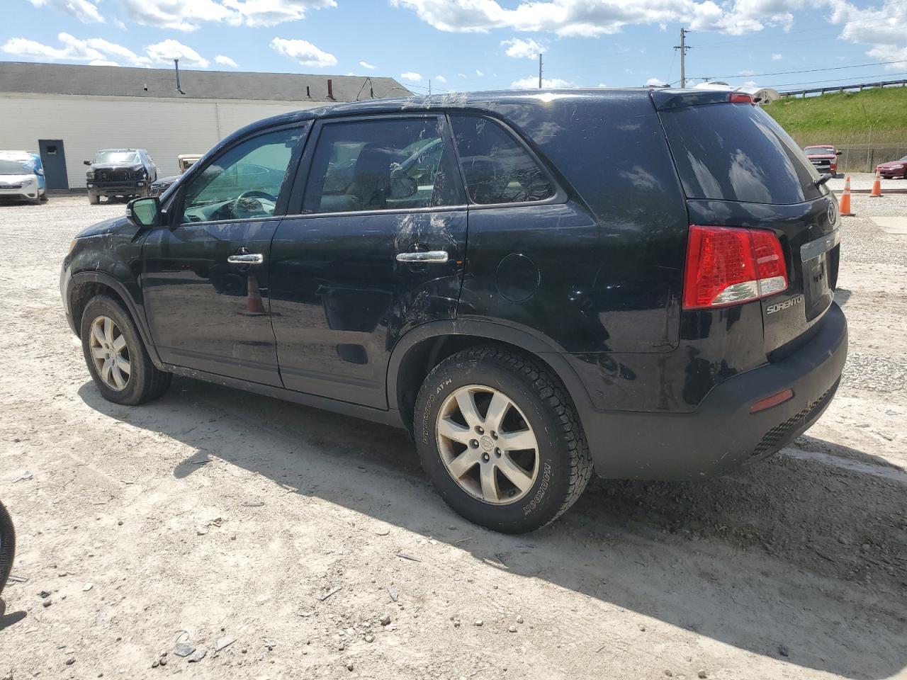 5XYKT3A1XBG111127 2011 Kia Sorento Base