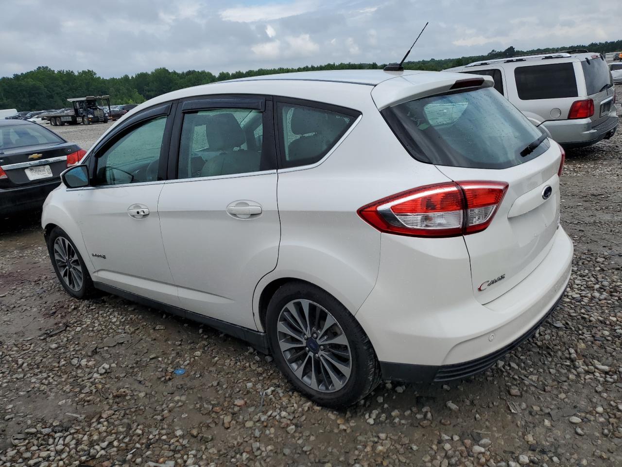 1FADP5DU1HL105122 2017 Ford C-Max Titanium