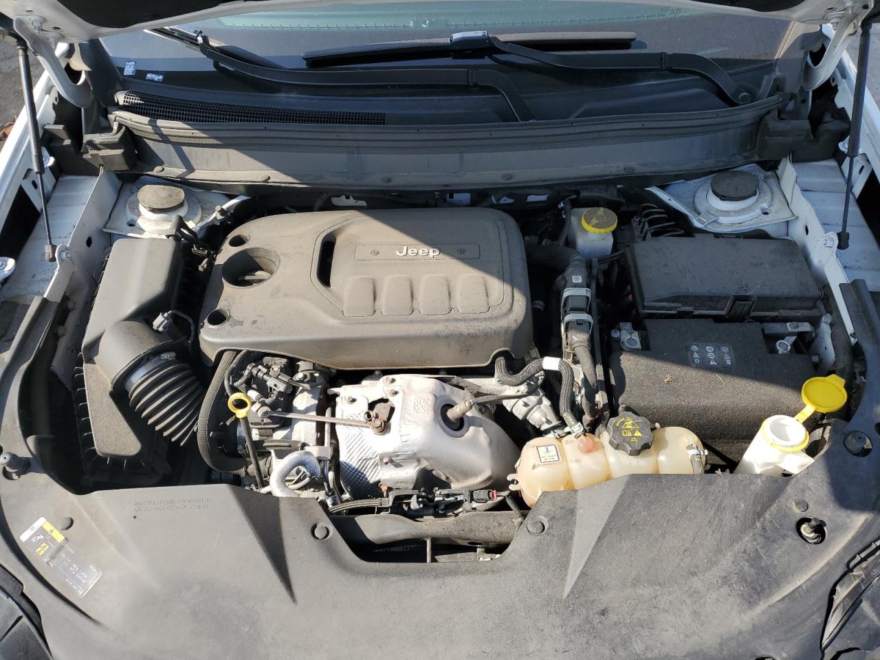 1C4PJMLN0KD123528 2019 Jeep Cherokee Latitude Plus