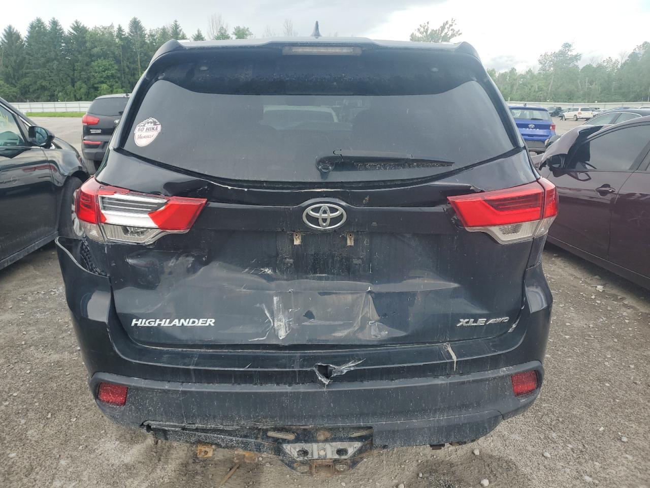 5TDJZRFH5JS844092 2018 Toyota Highlander Se