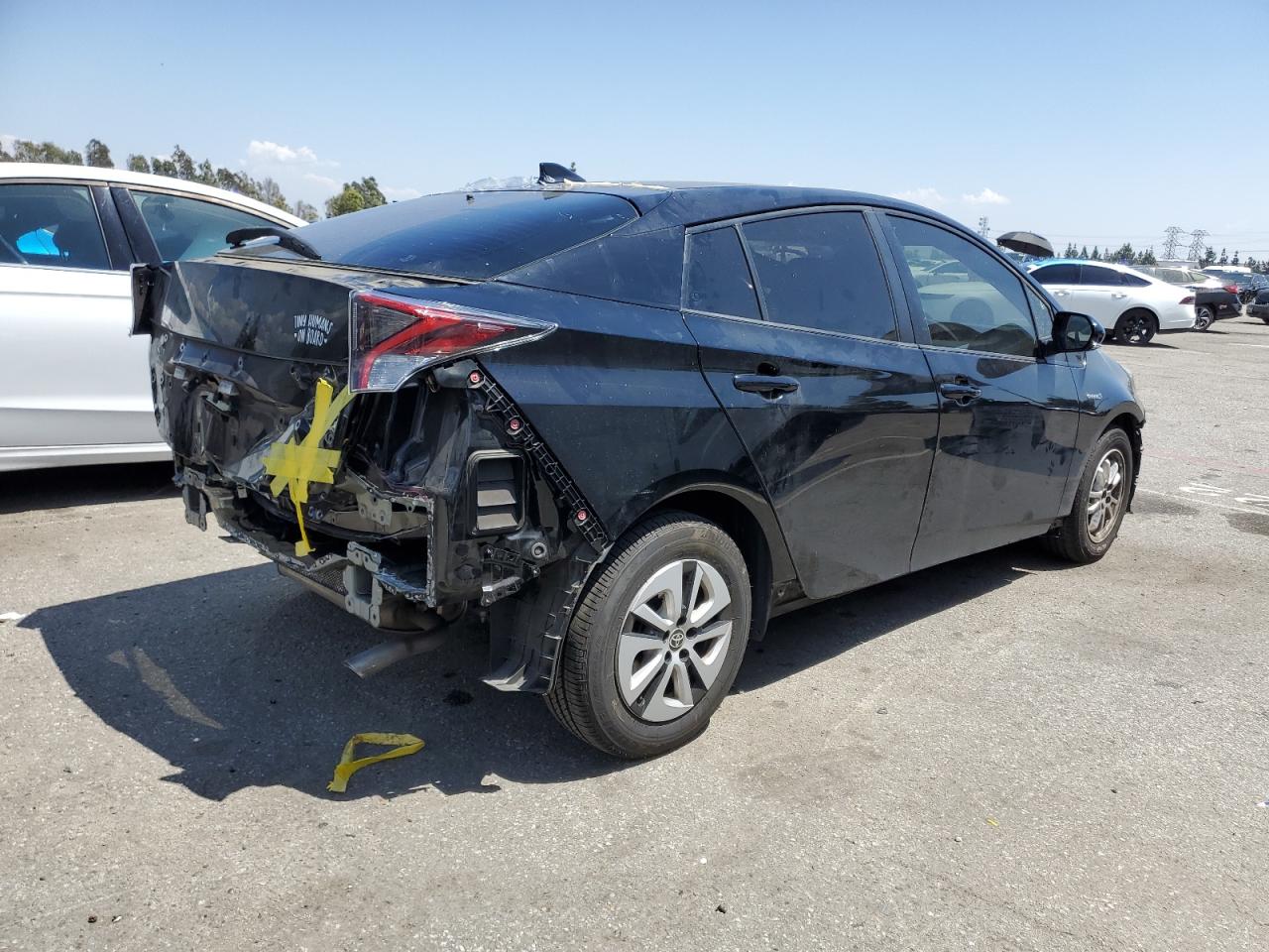 JTDKARFUXJ3063918 2018 Toyota Prius