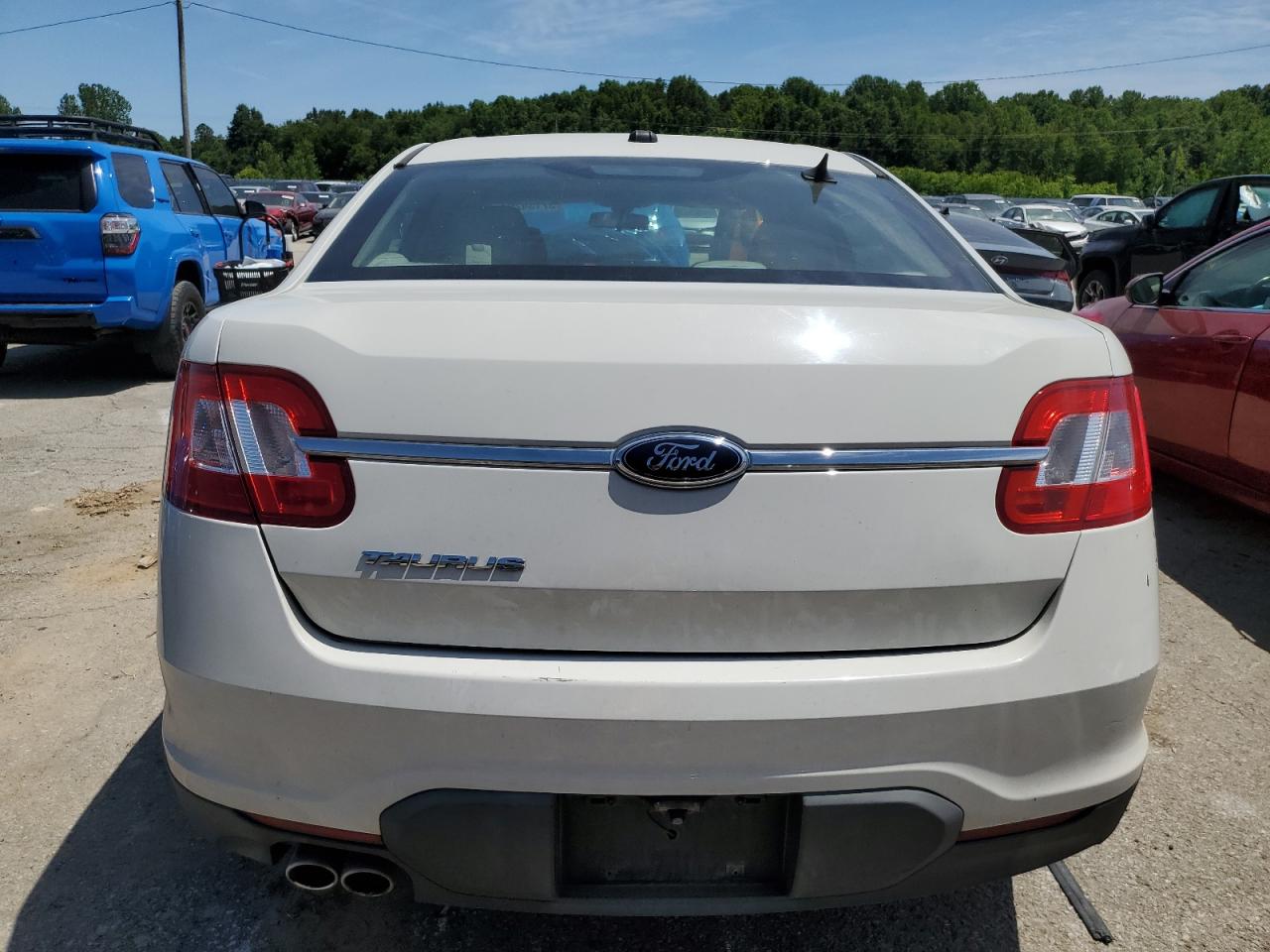 1FAHP2DW3AG123539 2010 Ford Taurus Se