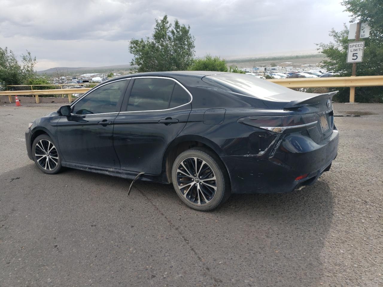 JTNB11HK3J3050324 2018 Toyota Camry L