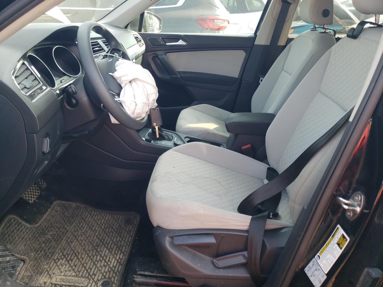 3VV0B7AX0JM026130 2018 Volkswagen Tiguan S