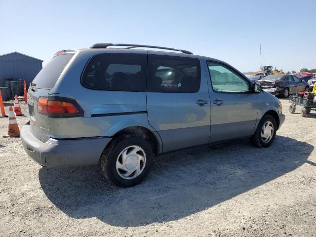 1998 Toyota Sienna Le VIN: 4T3ZF13C9WU022472 Lot: 56100324