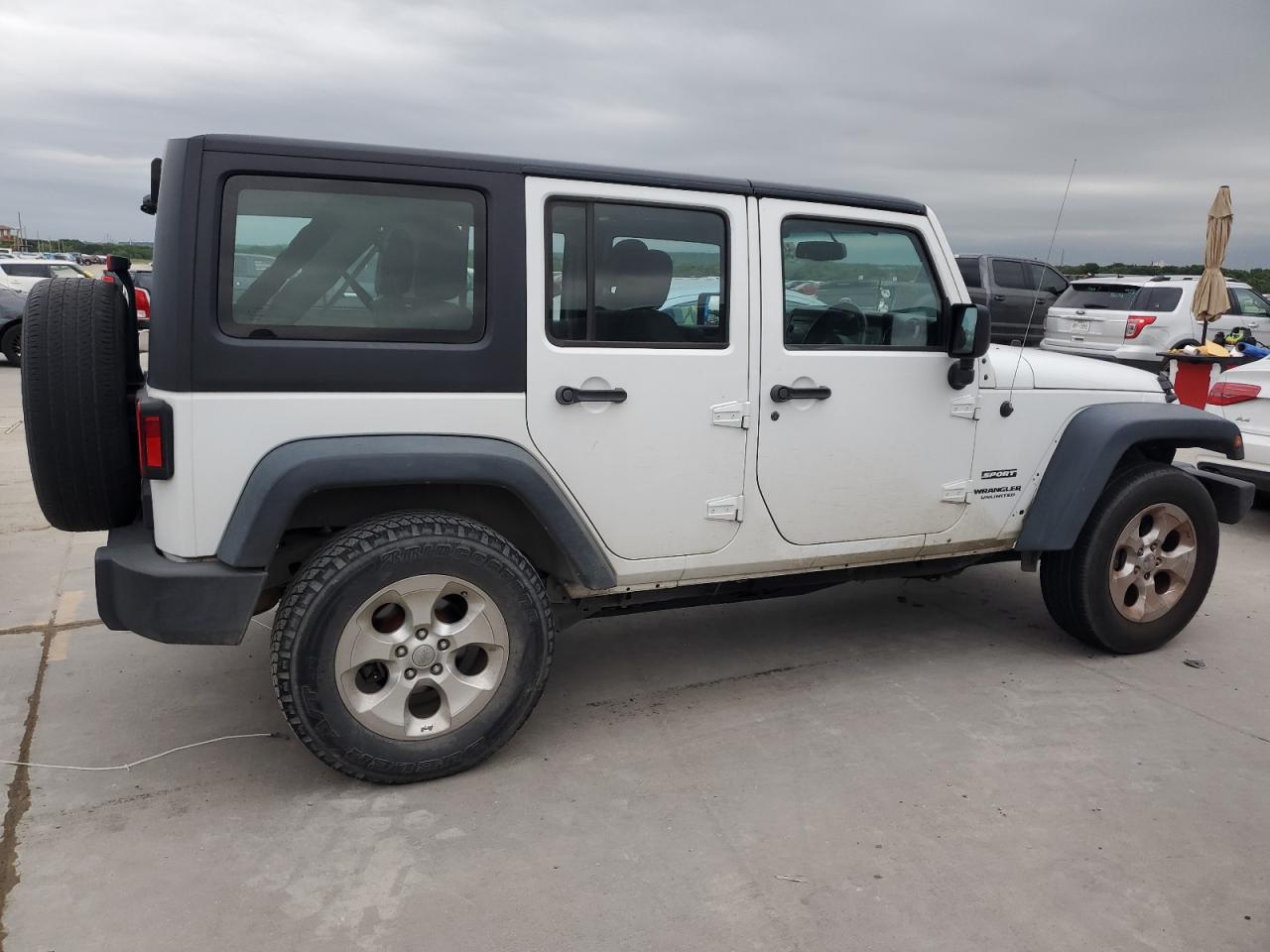 1C4BJWKG7EL284638 2014 Jeep Wrangler Unlimited Sport