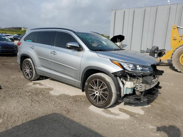 2018 Toyota Highlander Se VIN: 5TDJZRFH5JS895303 Lot: 53327004