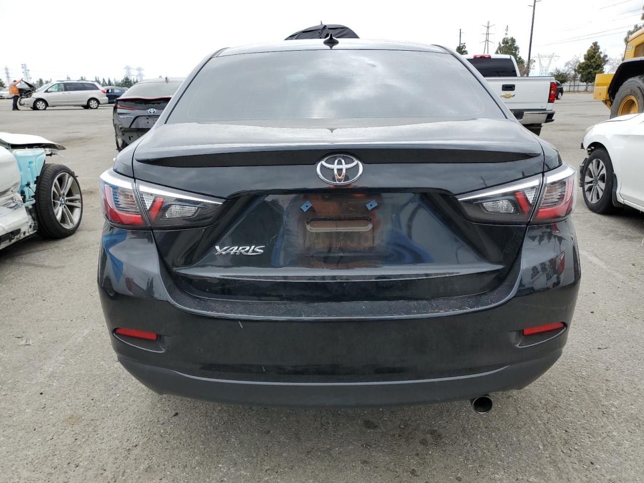 3MYDLBYV4KY501584 2019 Toyota Yaris L