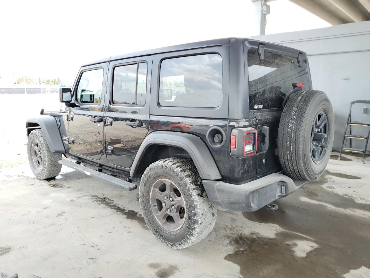 2018 Jeep Wrangler Unlimited Sport vin: 1C4HJXDN5JW289339