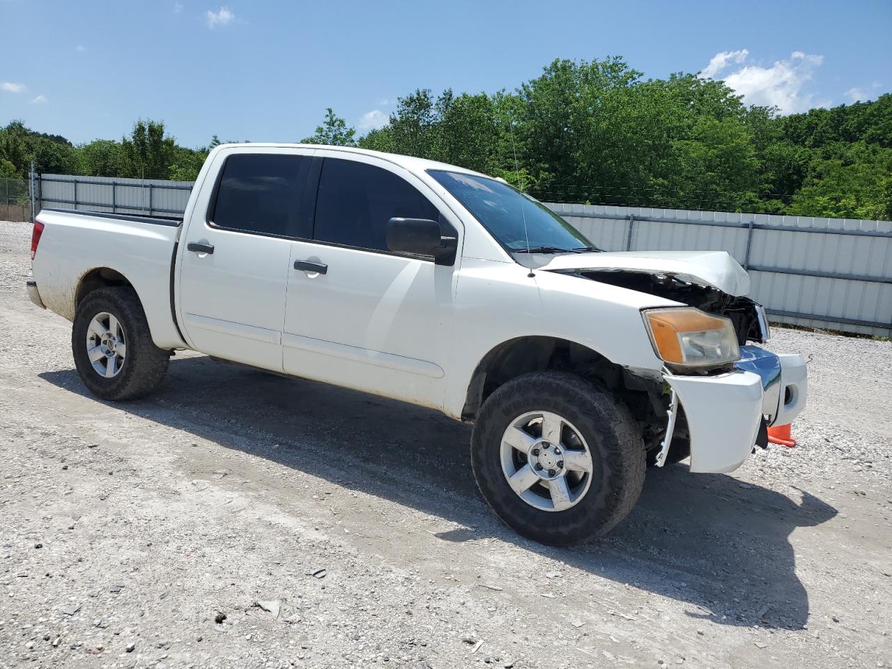 1N6BA0EC3EN507717 2014 Nissan Titan S