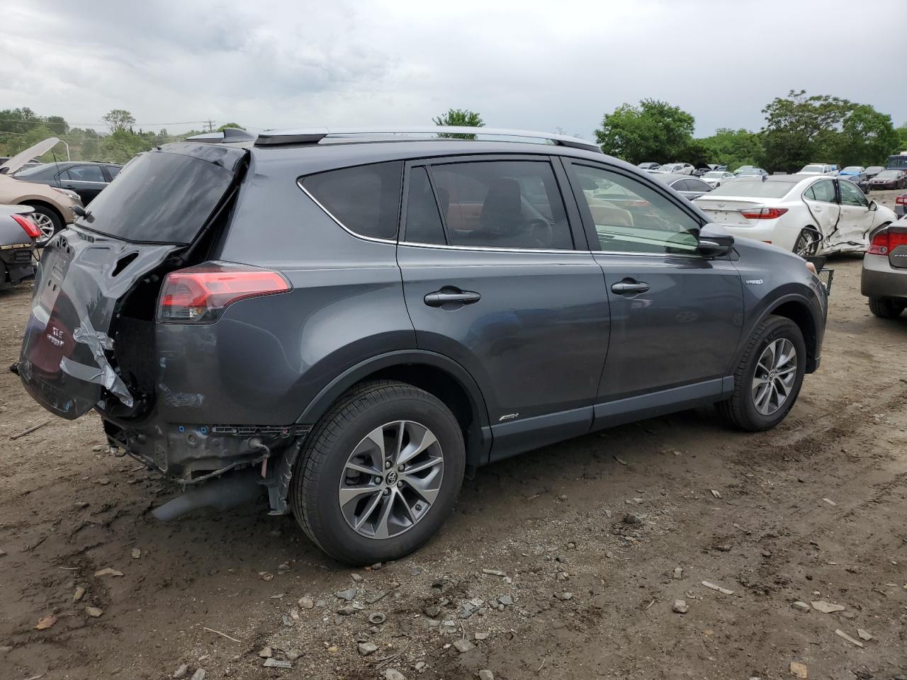 JTMRJREVXHD089867 2017 Toyota Rav4 Hv Le