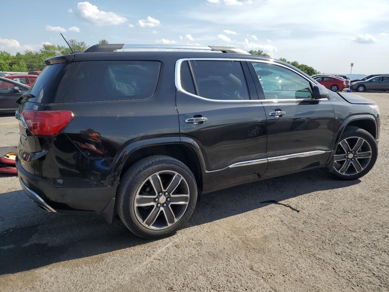 2017 GMC Acadia Denali vin: 1GKKNXLS8HZ133181