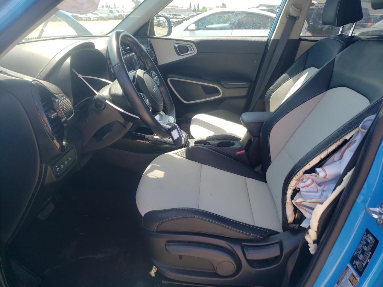 KNDJ53AU1P7205319 2023 Kia Soul Gt Line