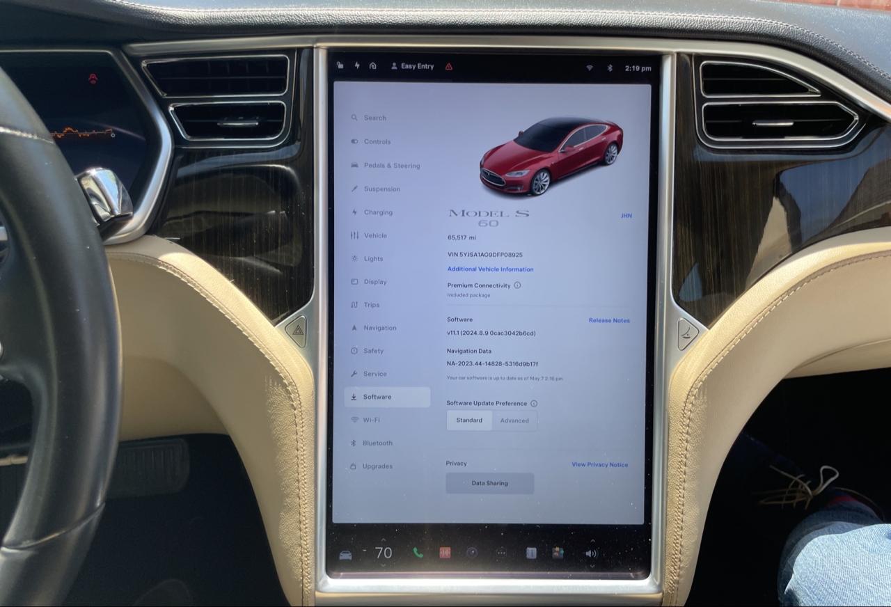 2013 Tesla Model S vin: 5YJSA1AG9DFP08925