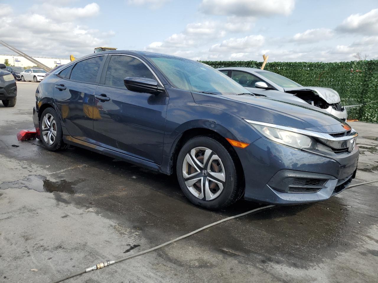 19XFC2F5XHE076098 2017 Honda Civic Lx