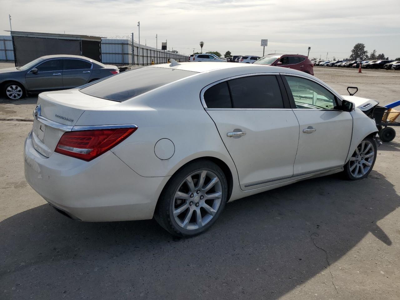 1G4GB5G38EF235896 2014 Buick Lacrosse