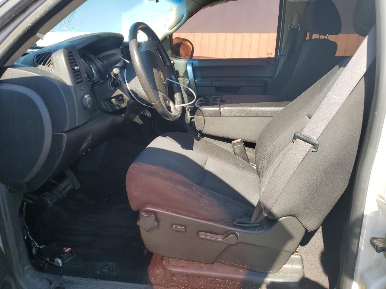 3GCPKSE38BG208018 2011 Chevrolet Silverado K1500 Lt